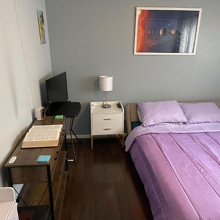 Shared Space With Private Room In Beautiful Lakefront Apartment Federal Way Esterno foto