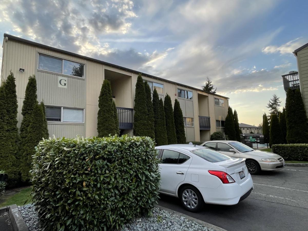 Shared Space With Private Room In Beautiful Lakefront Apartment Federal Way Esterno foto